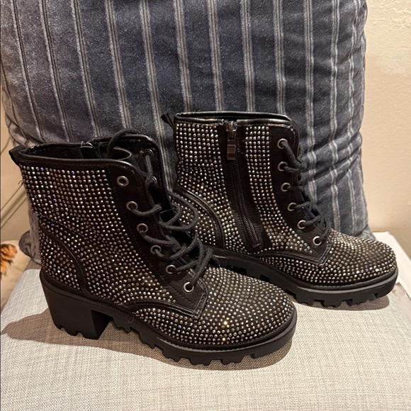 Madden Girl Black Studded Women's Boots Size 6 - Picture 1 of 1